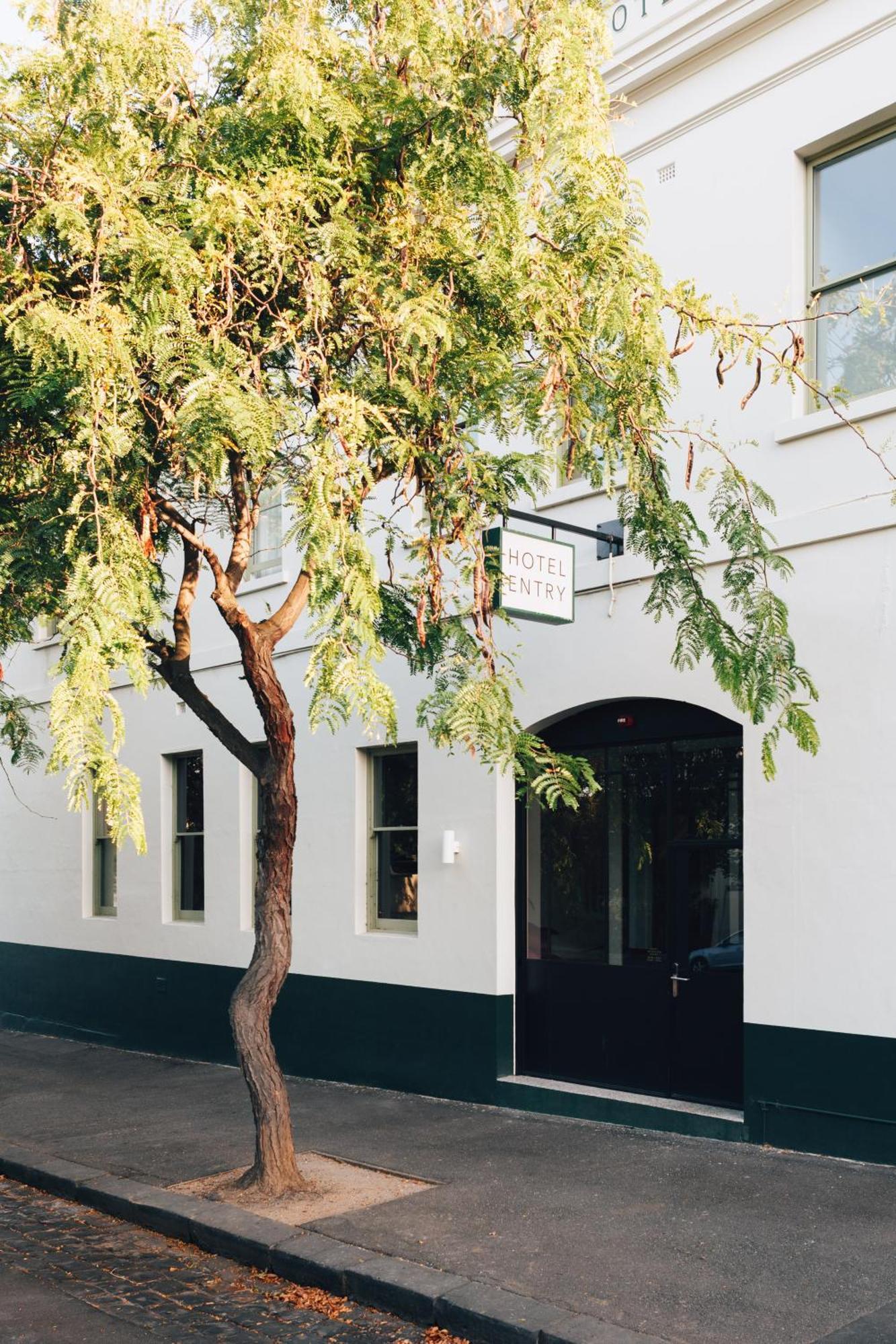 Naughtons Hotel Melbourne Exterior photo